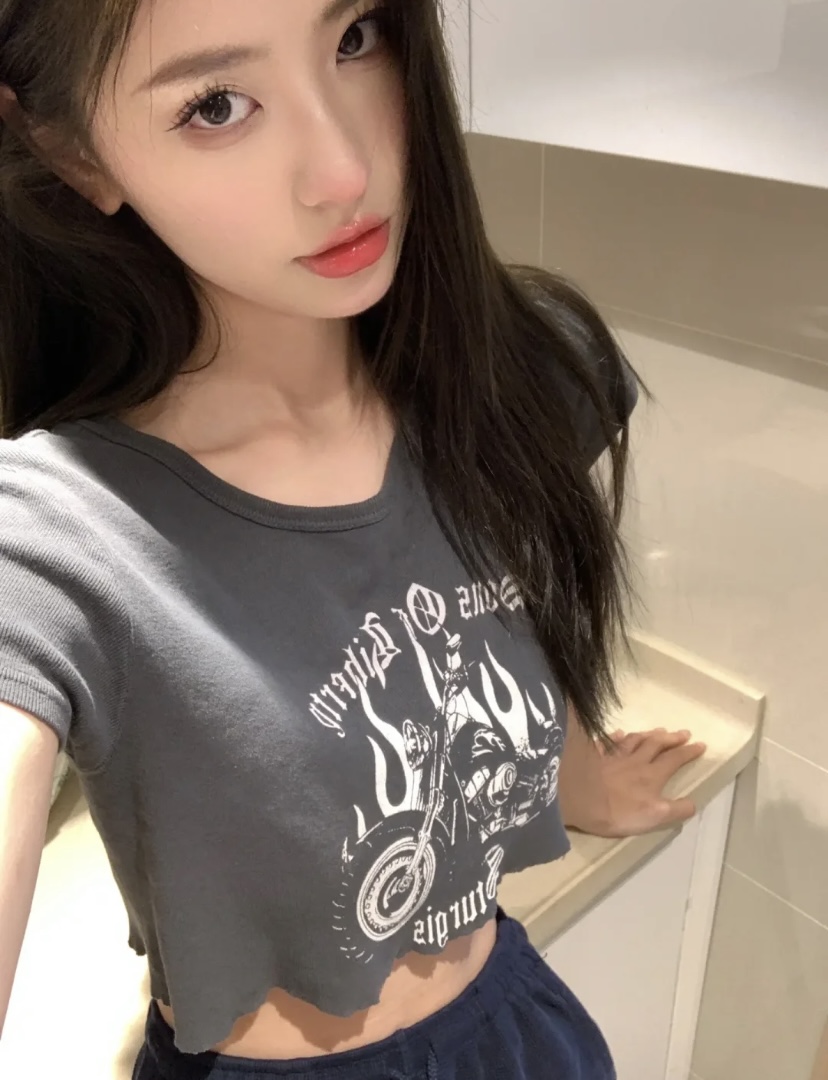 在校兼职小姐姐